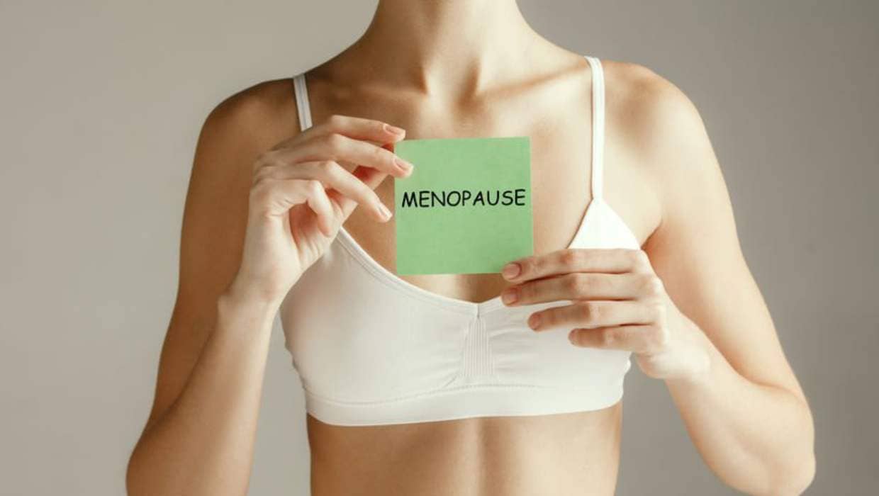 Menopauza to naturalny proces, którego nie można uniknąć, ale istnieją sposoby zarządzania jej objawami